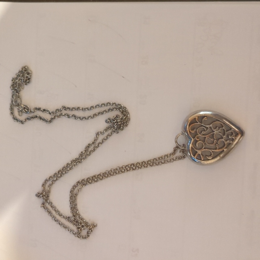 Heart pendant necklace